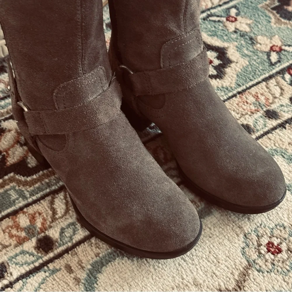 Bandolino Bonica Knee High Equestrian Suede Harness Boots - Picture 10 of 16